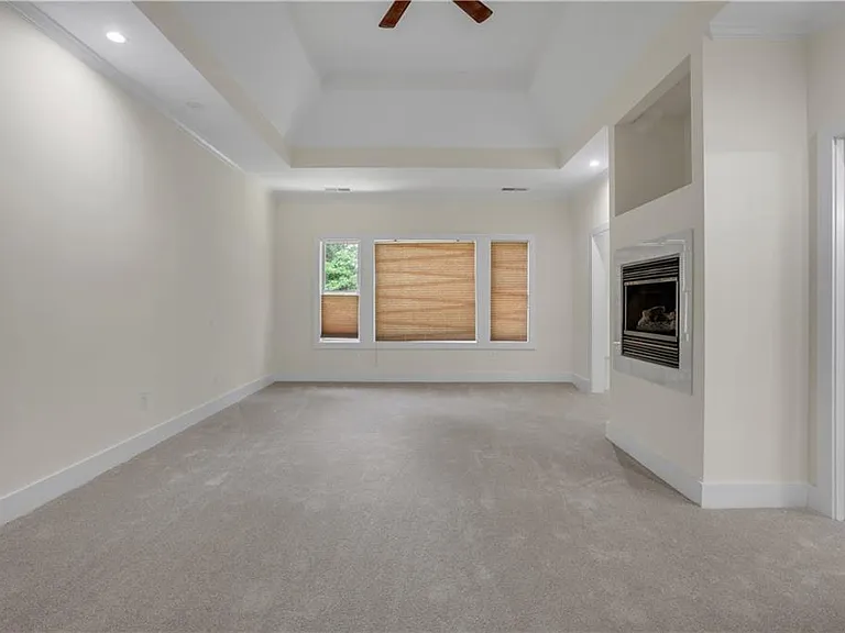 3228 Silver Lake Dr NE — Photo 32