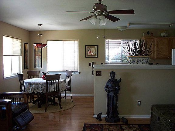 3rd image of 382 Sunnyside Cir Unit D