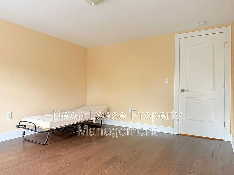 109 NW Front St — Photo 11
