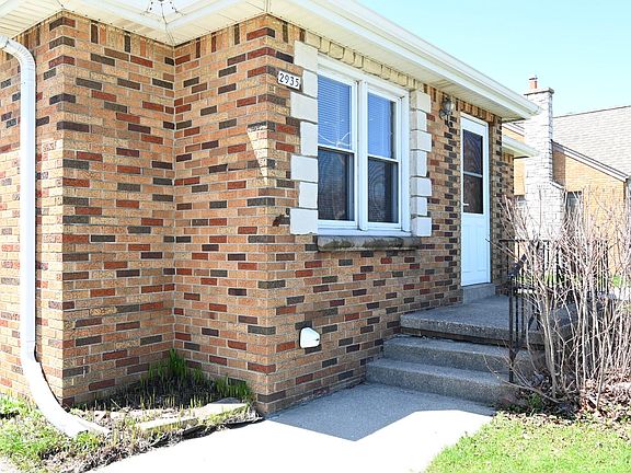 4th image of 2935 E Layton Ave