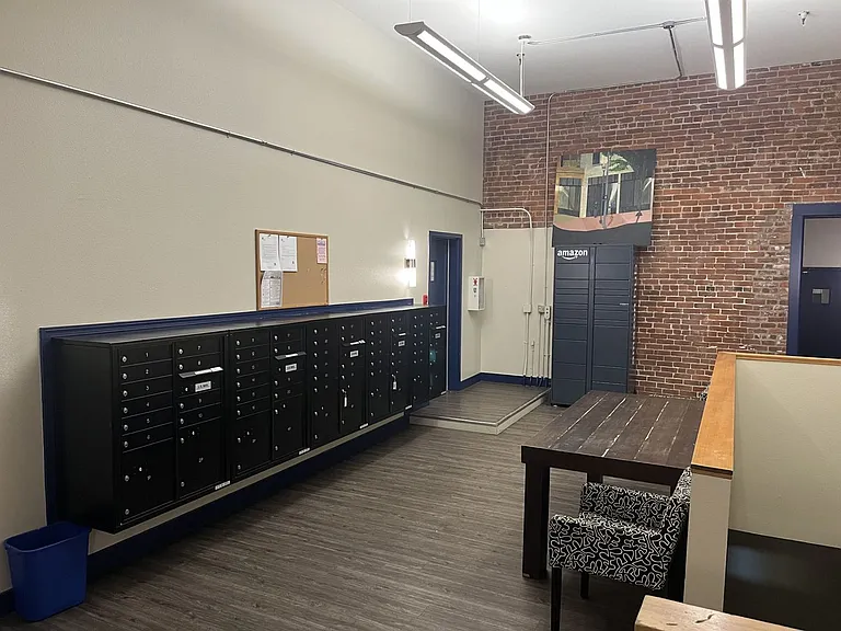 Everett Station Lofts — Photo 18