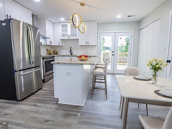 4th image of 3699 Larkspur Ter