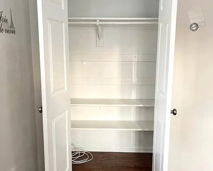 Room's Closet