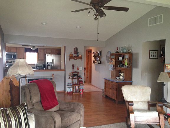 Great Room to Kitchen/Entry