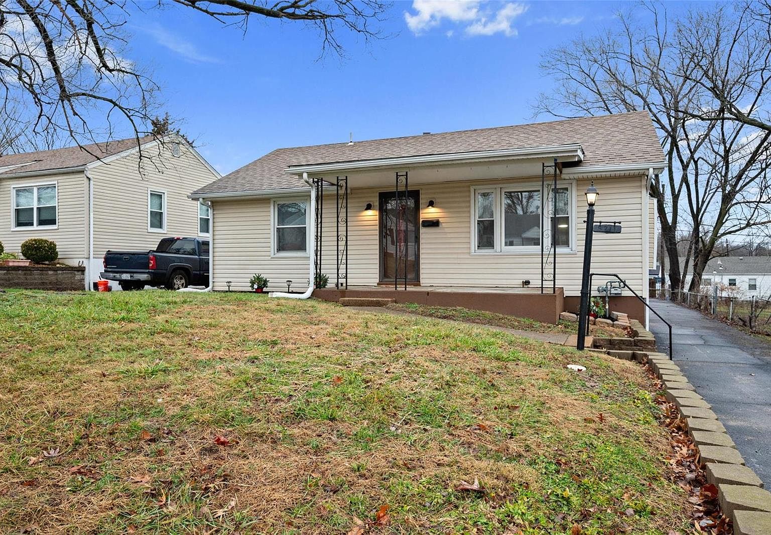 K❤︎ 9711 Roe Ave, Overland Park, KS 66207 | MLS #2549242 | Zillow