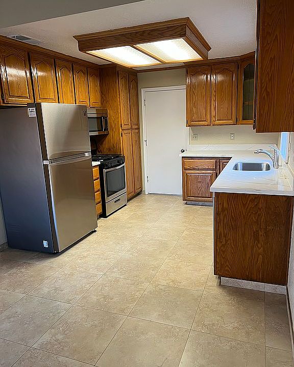 1st image of 416 Dry Creek Ln