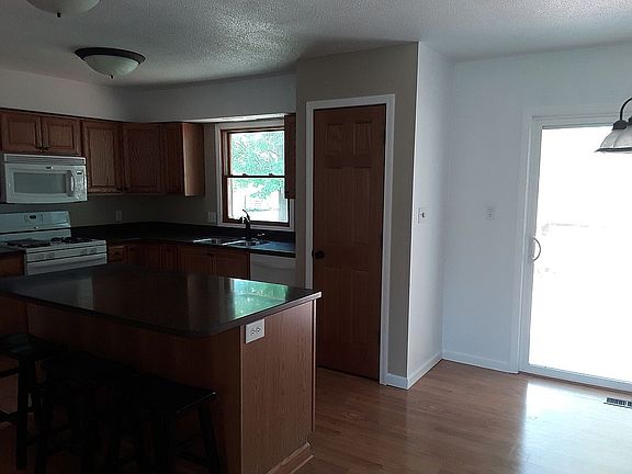 Kitchen and dining room 