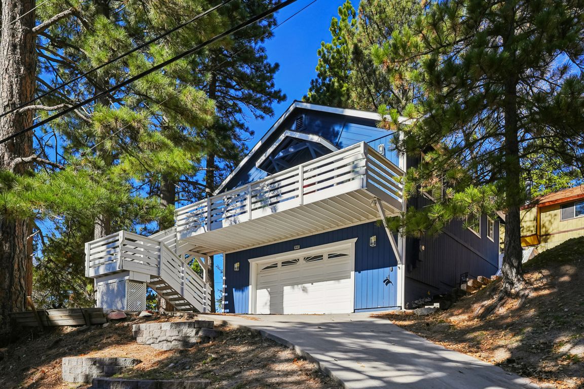 Ferndale Dr-S1112-001.jpg