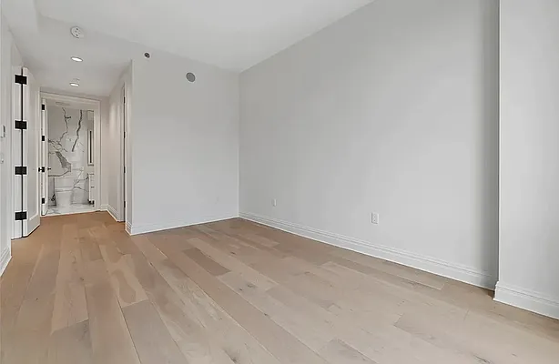Rented by REAL New York | media 17