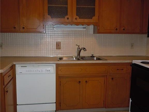 4th image of 2275 S Belvoir Blvd