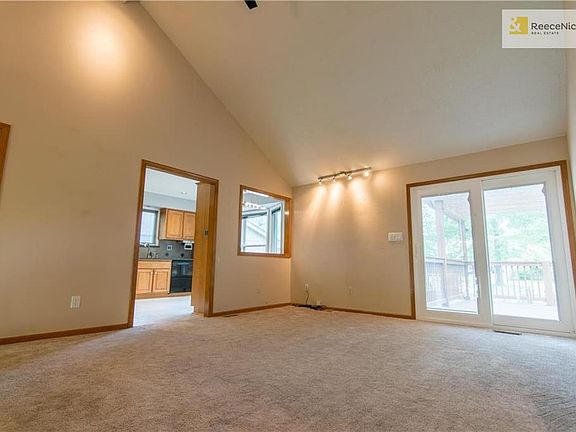 5th image of 508 NW Springwood Dr