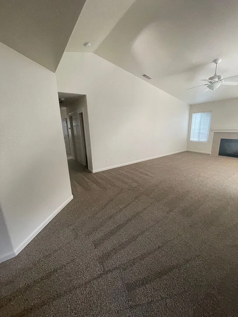 Available Now!! 3-Bedroom, 2-Bathroom Home for Rent Move-In Ready! Close to Parks Spacious Living — Photo 4