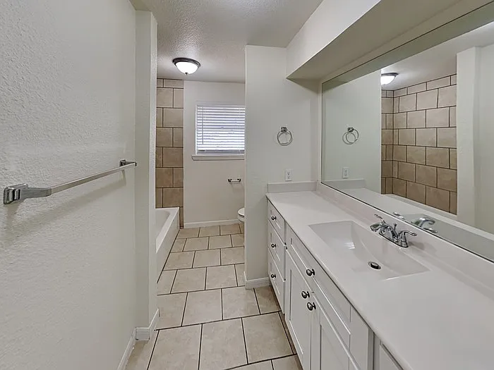 2405 Avenue G — Photo 17