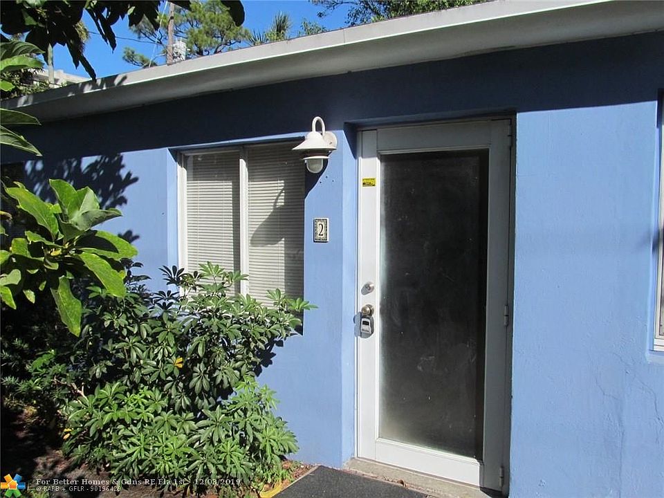 1st image of 401 SE 18th St APT 2