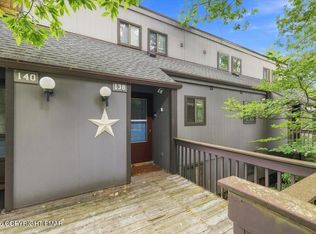 138 Cross Country Ln, Tannersville, PA 18372