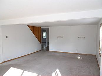 4th image of 1105 SE Bonneville Dr