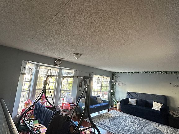 2nd image of 22 Holly St