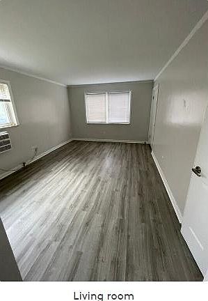 2nd image of 780 Wells St #1