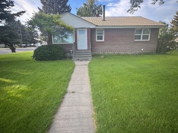 305 E Maple St