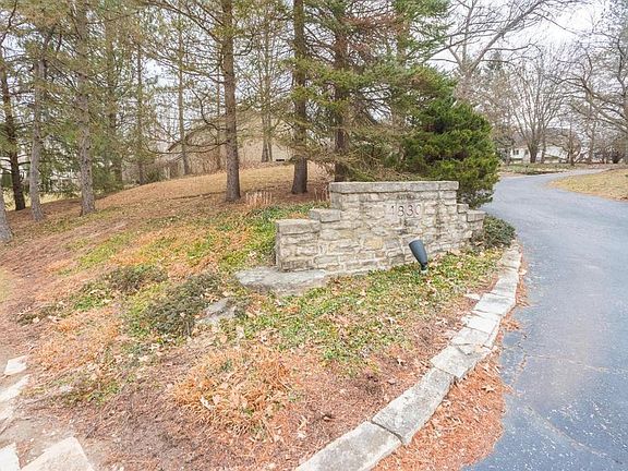 2nd image of 4830 Oldbridge Dr