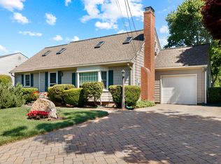 12 Mohegan Rd, Groton, CT 06340