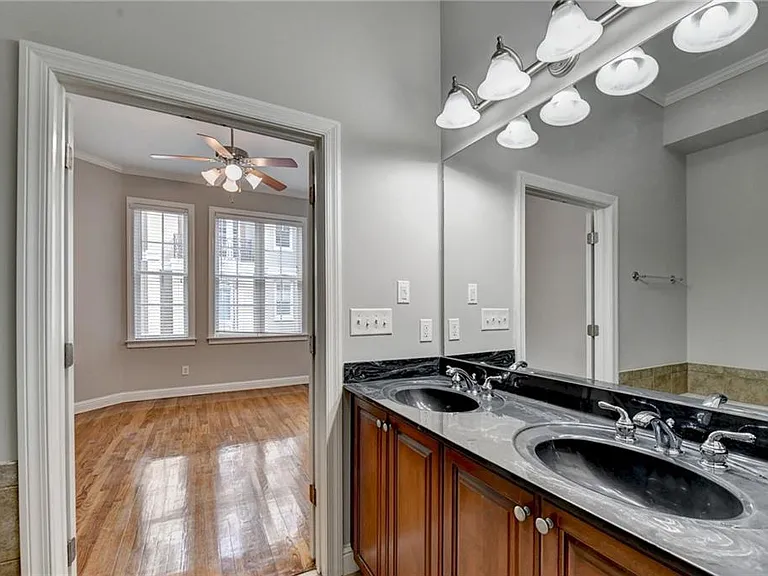 813 Clifton Heights Ln NE — Photo 33