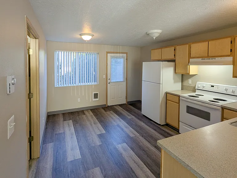 960 Olney St #960 — Photo 7