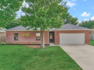 12235 Ridgecrest Dr, Willis, TX 77318