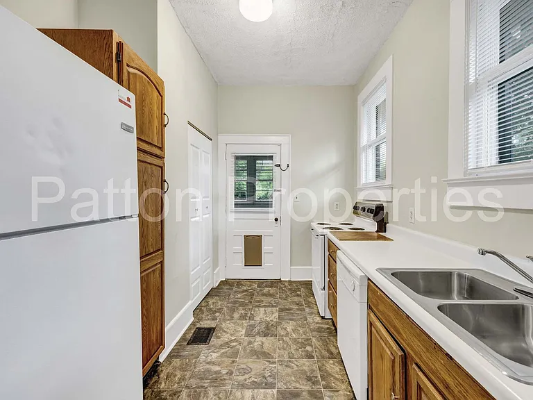 1409 Hagood Ave — Photo 8