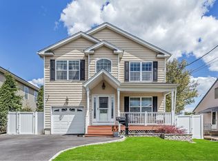 8 Cypress Ave, Bethpage, NY 11714