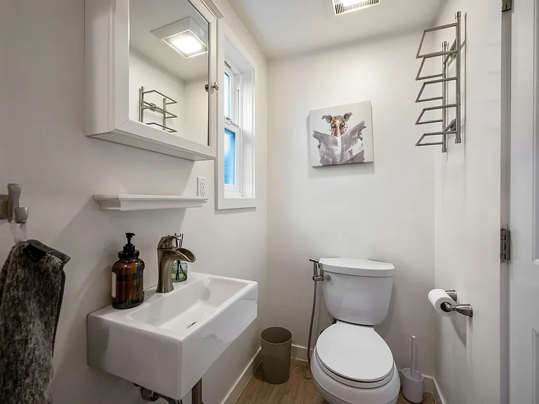 231 Avenue D — Photo 30