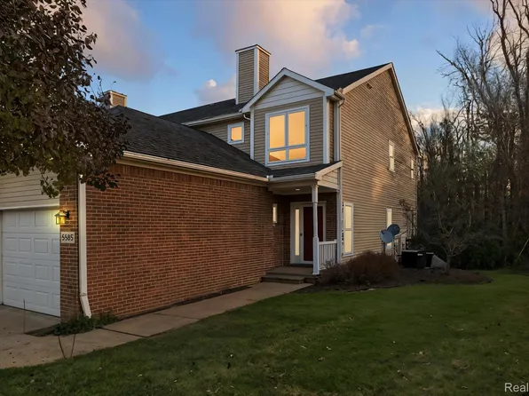 5585 Woodruff Shore Dr, Brighton, MI 48116