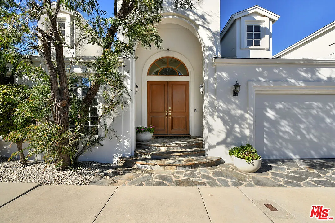 5 bed, 3.0 bath, 3645 sqft, $13,500 — Photo 3