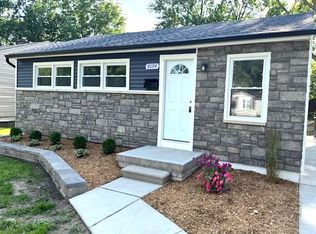 8094 Elm St, Taylor, MI 48180