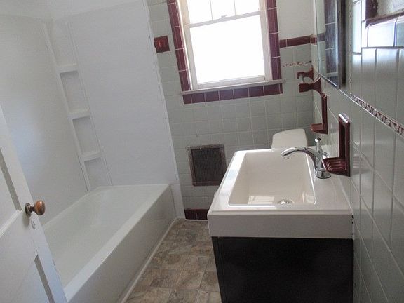5th image of 576 Garfield Pl