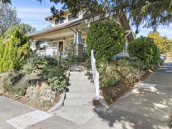 2nd image of 5433 SE Division St