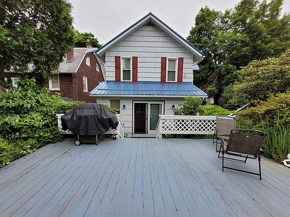 5th image of 925 W 1st St