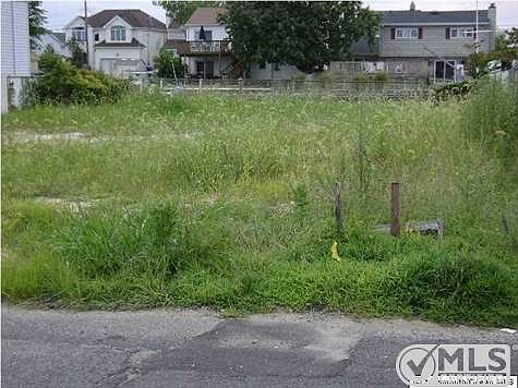 4th image of 14 Cadiz Dr