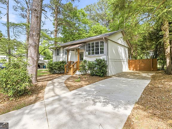 4th image of 285 Kings Cir