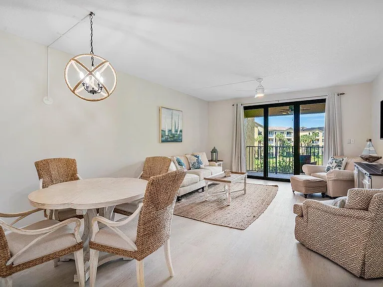 300 Uno Lago Dr #304 — Photo 7