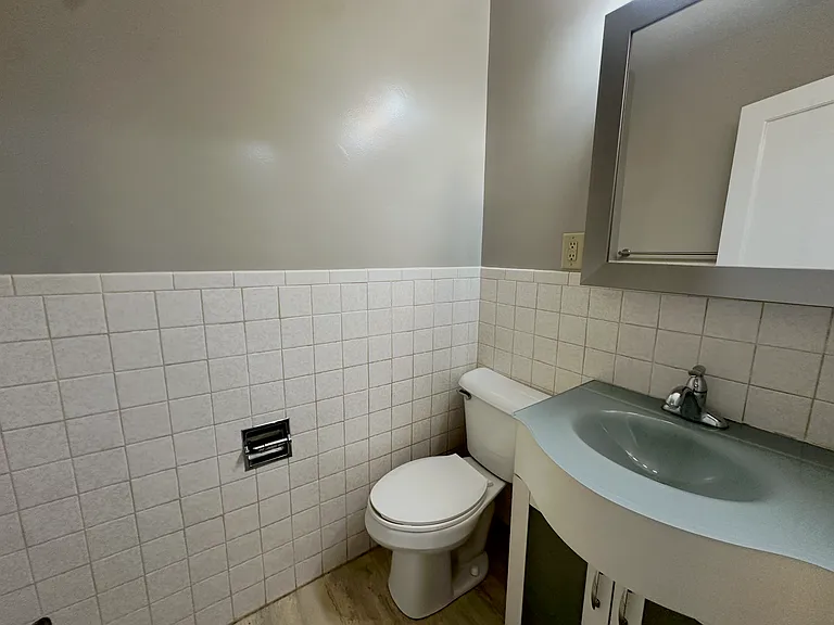 2212 SW Burnett Rd — Photo 13