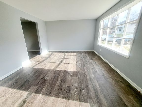 3rd image of 328 Sells Ln