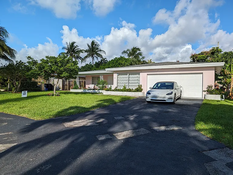 177 NE Spanish Ct — Photo 43
