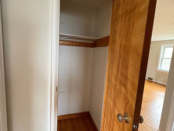 5th image of 465 Wehrle Dr APT 4