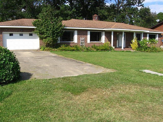 1st image of 107 Quaker Dr