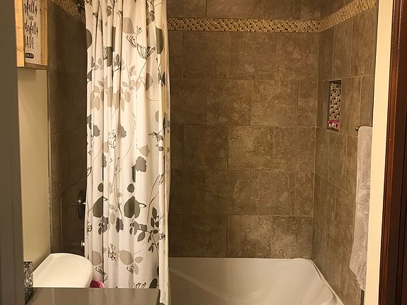 2nd image of 2855 Mariposa Dr