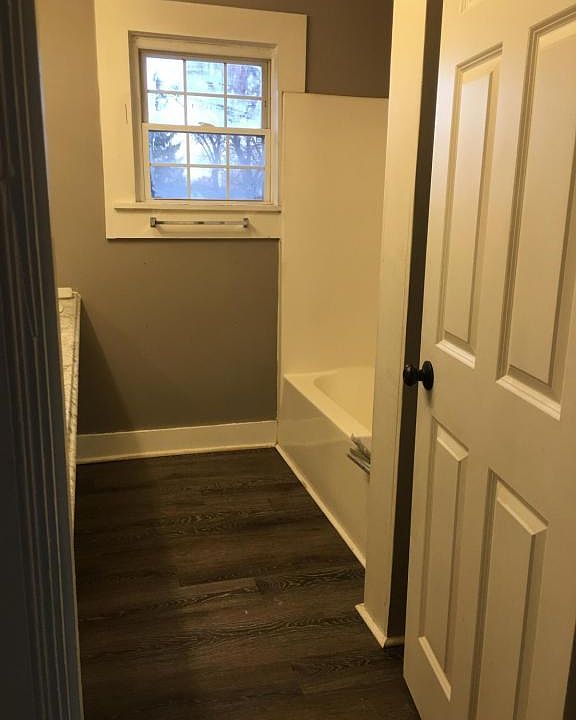 1st image of 115 1/2 E Simpson St