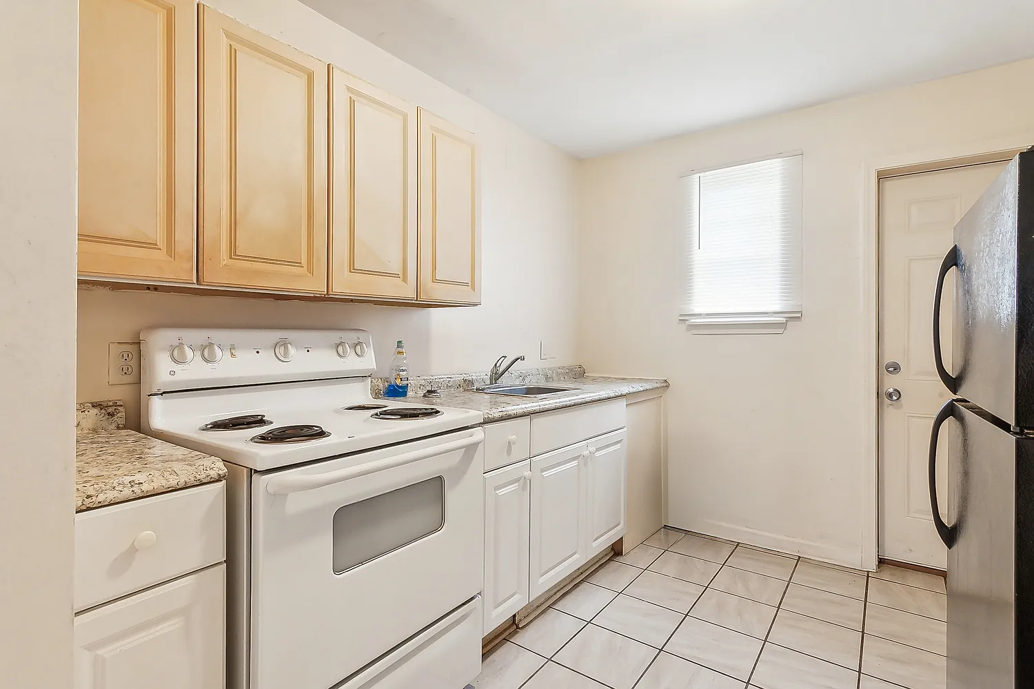 Studio, 450 sqft, $900 — Photo 1