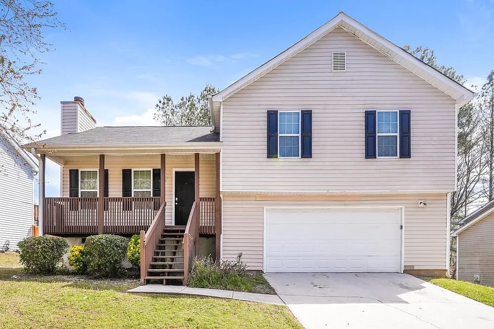 3 bed, 2.0 bath, 1510 sqft, $2,660 — Photo 1