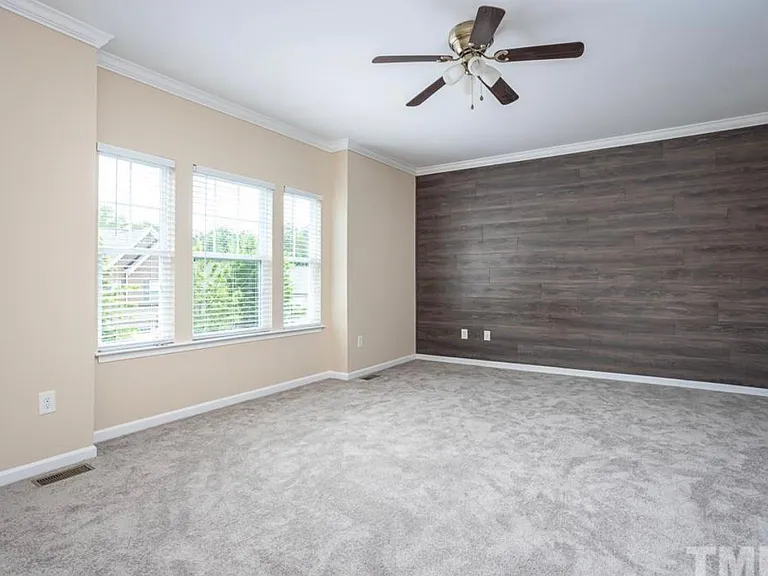 214 Kylemore Cir — Photo 9
